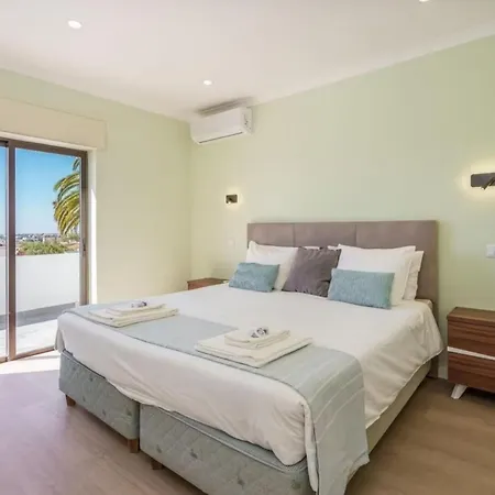Ferienhaus Handsome With Pool And Bbq Area